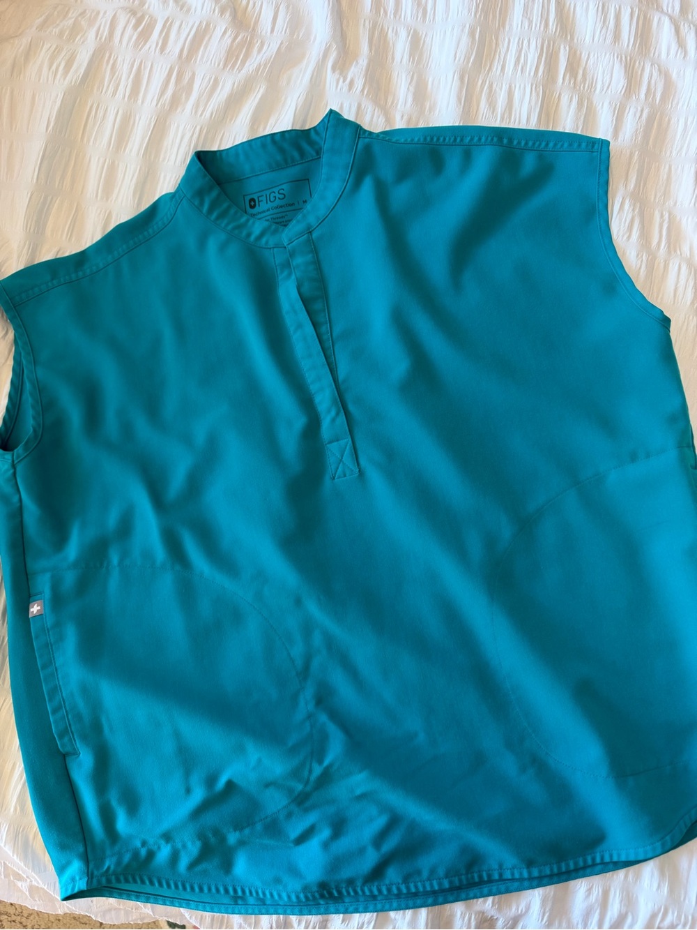 FIGS women’s Teal rafaela medical top and jogger bottoms. Both in size medium.
